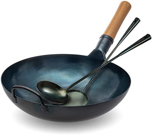 Blue flat bottom wok with 17 in utensils