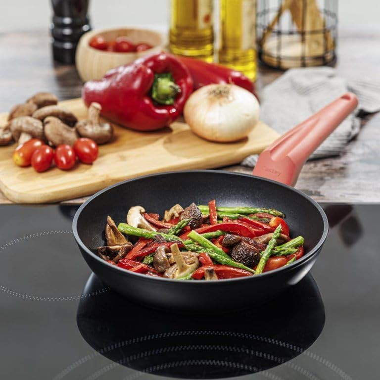 Forged aluminum nonstick induction wok — photo 3